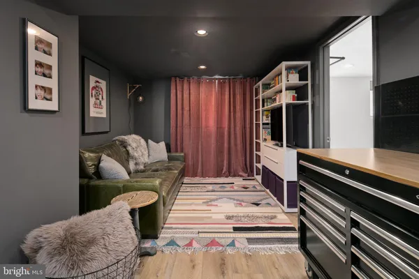 a view of entryway and hall