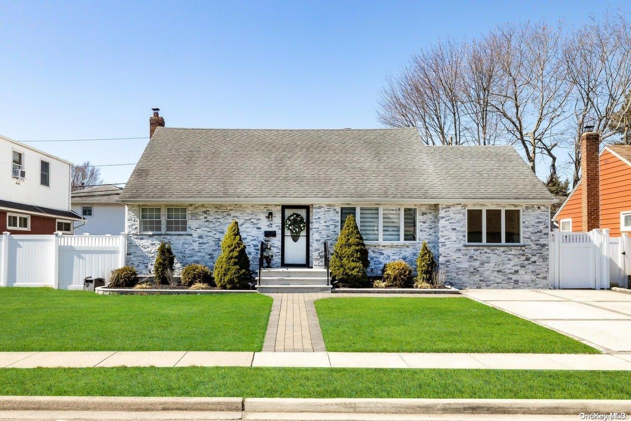 62 Lincoln Road West Plainview, NY 11803 - Photo 1 of 1 Gallery Image 1