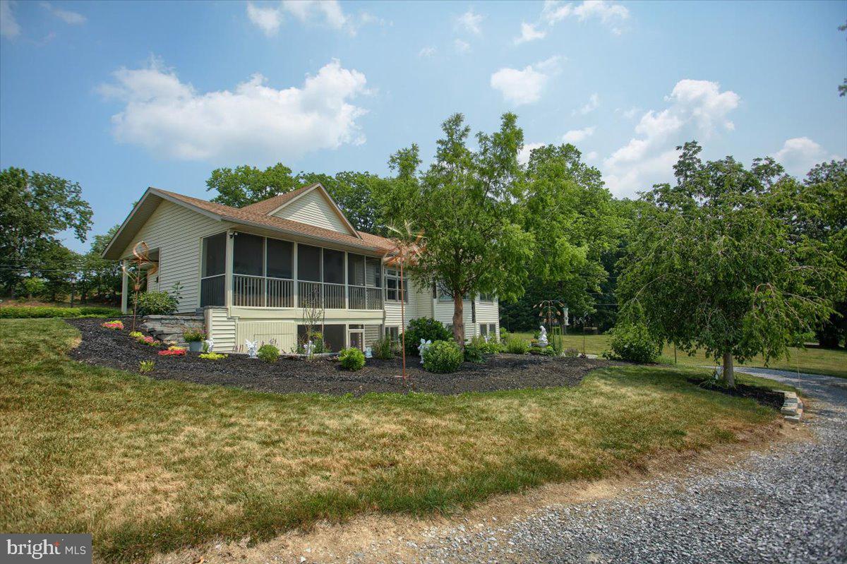 30 West Risser Mill Road Mount Joy, PA 17552 - Photo 3 of 67