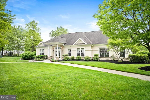 $349,500 | 325 Masterson Court, Ewing, NJ 08618