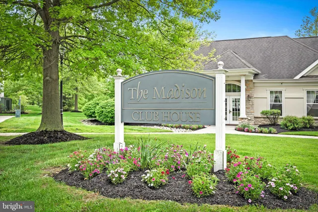 $349,500 | 325 Masterson Court, Ewing, NJ 08618