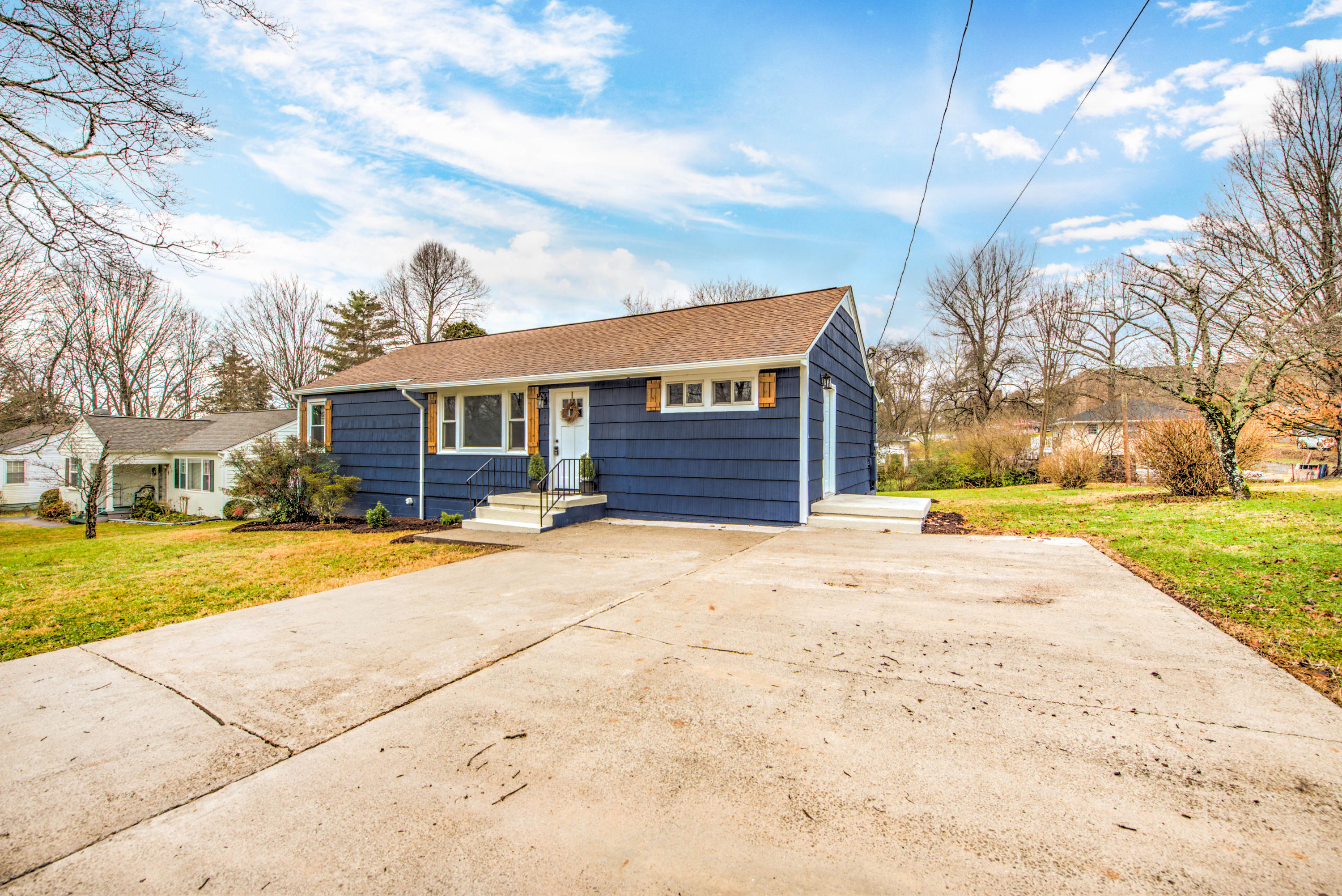5319 Rondo Road Northeast Knoxville, TN 37918 - Photo 2 of 25 2