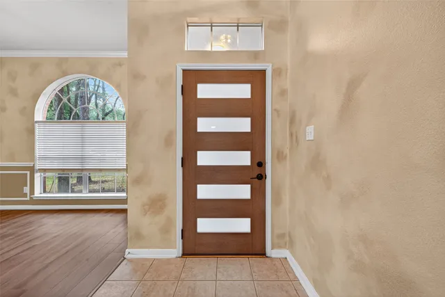 a view of front door with a door