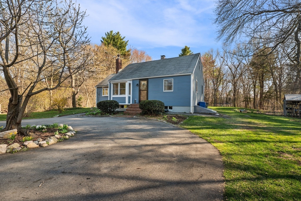 408 Central Street Rowley, MA 01969 - Photo 3 of 41