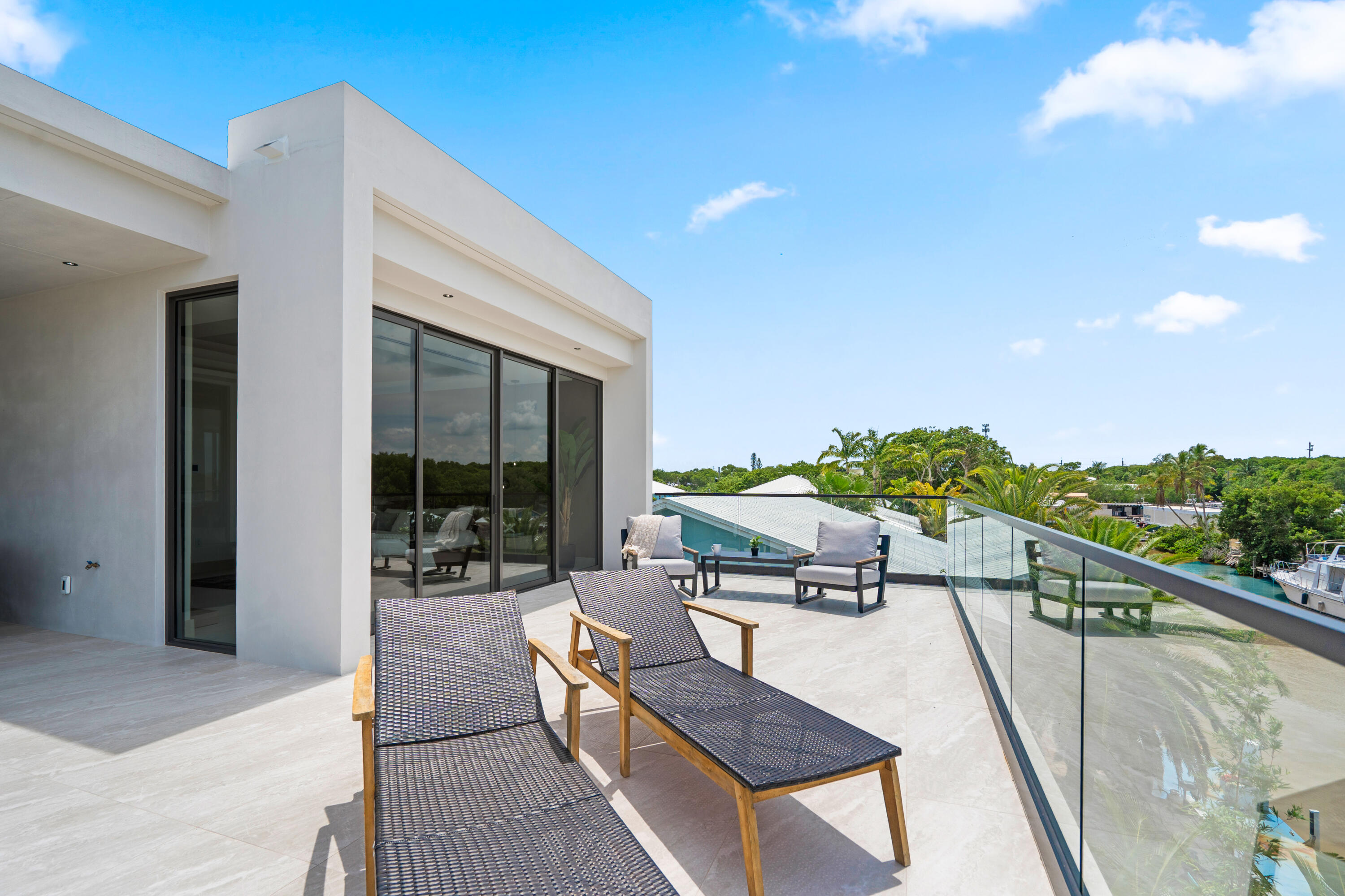 16 South Exuma Road Key Largo, FL 33037 - Photo 7 of 16 2026_06_18 16 S EXUMA BHGRE-42
