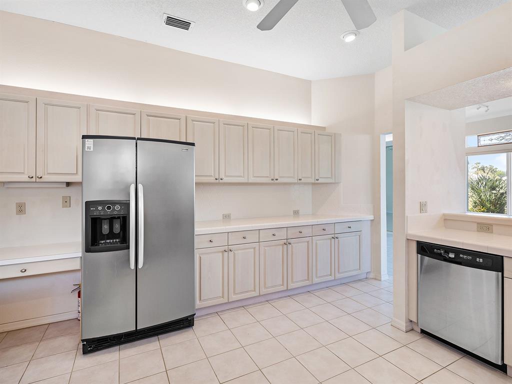 643 Crossfield Circle, Unit 13 Venice, FL 34293 - Photo 17 of 45