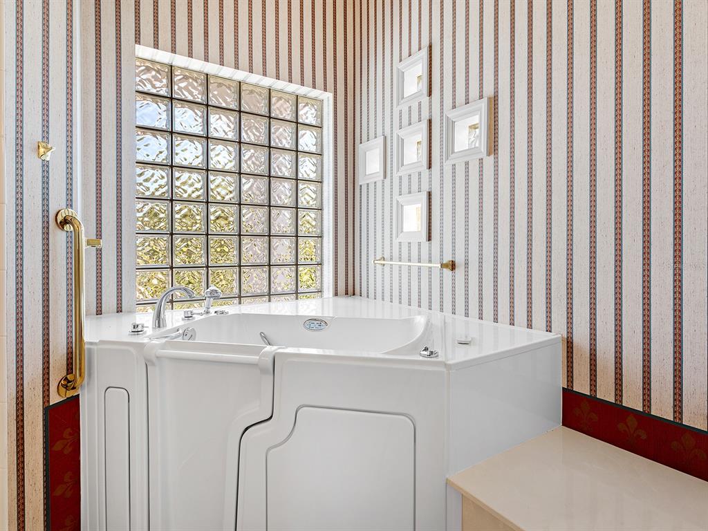 643 Crossfield Circle, Unit 13 Venice, FL 34293 - Photo 23 of 45