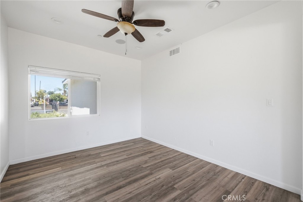 805 Lawson Road Bakersfield, CA 93307 - Photo 6 of 31