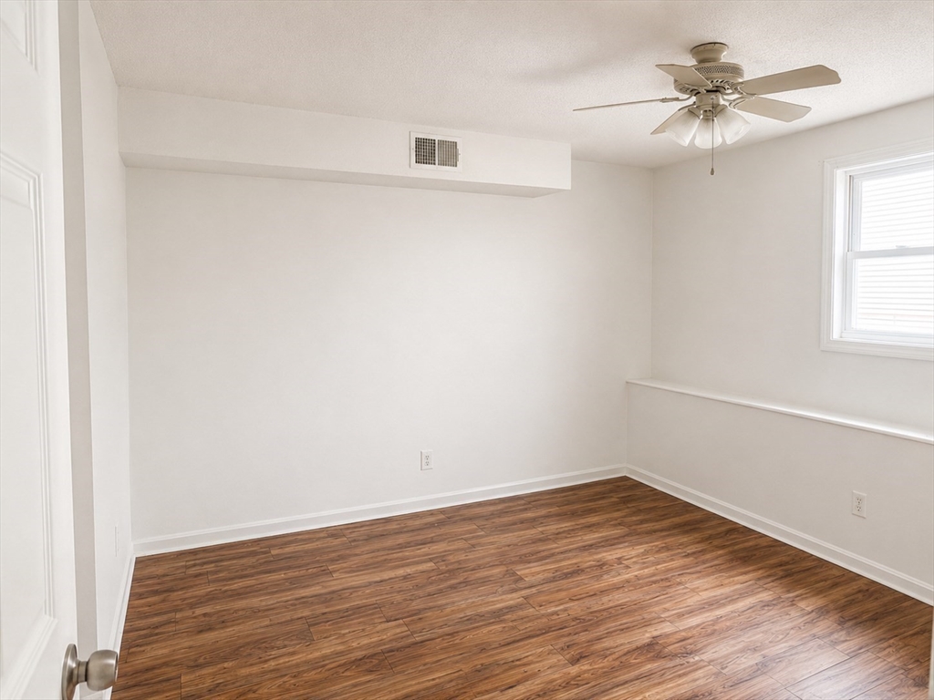 526 Third Street, Unit 3 Fall River, MA 02721 - Photo 5 of 6