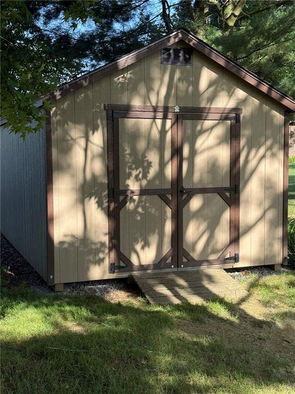 256 Finnin Road New Kensington, PA 15068 - Photo 4 of 44 Newer shed