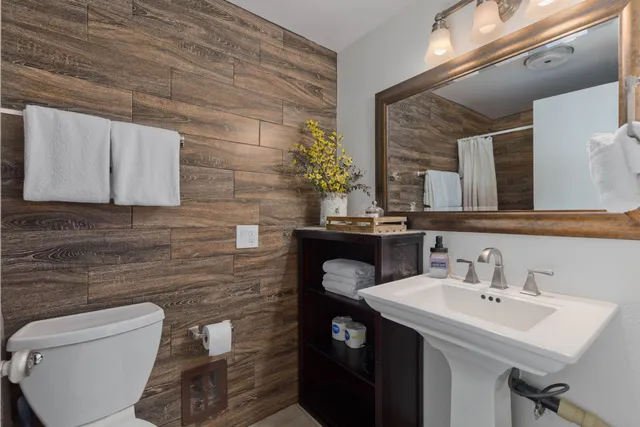 a bathroom with a sink and a toilet