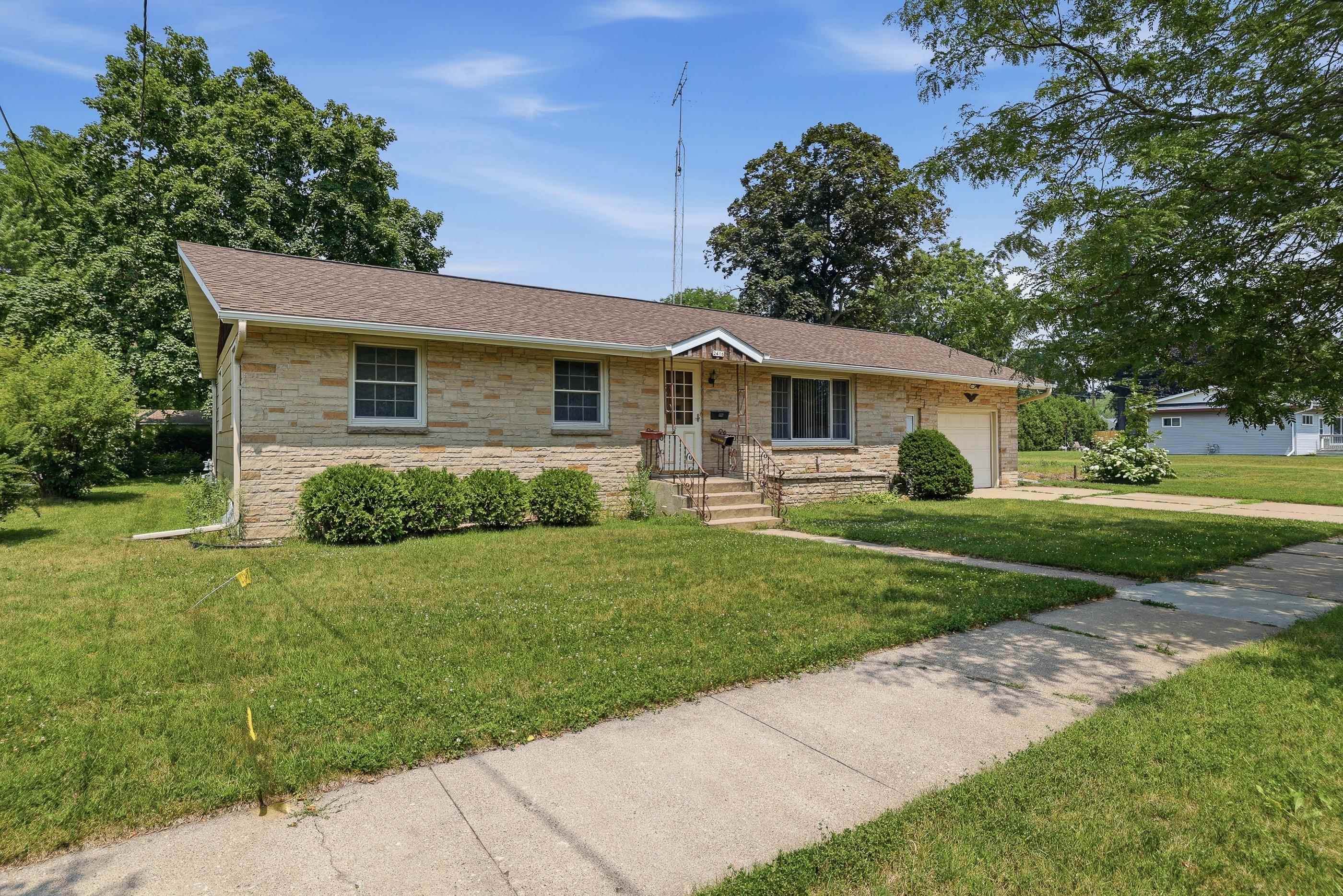 2416 Center Street Stevens Point, WI 54481 - Photo 3 of 52 Gallery Image 3