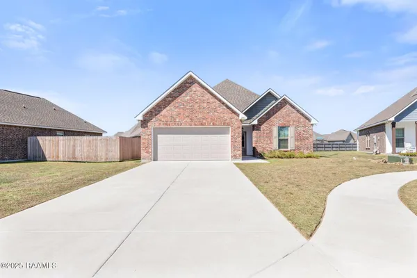 $1,750 | 207 Barnsley Drive, Duson, LA 70529