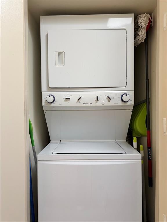 1077 Bay Ridge Parkway Brooklyn, NY 11228 - Photo 9 of 16 a utility room with dryer and washer