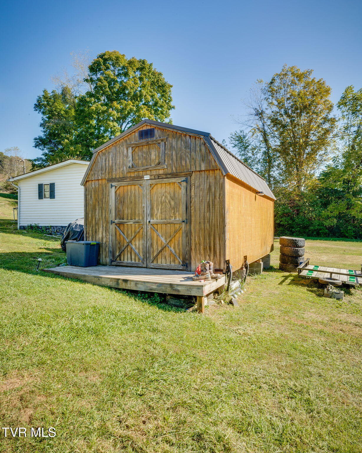 571 Call Valley Road Swords Creek, VA 24649 - Photo 21 of 23 015