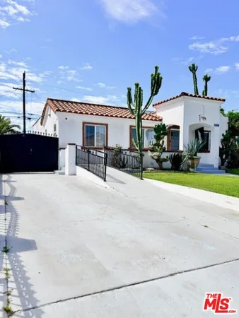 $829,900 | 2940 Live Oak Street, Huntington Park, CA 90255