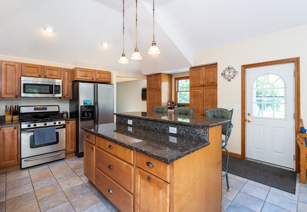 88 Kimball Road Amesbury, MA 01913 - Photo 12 of 41