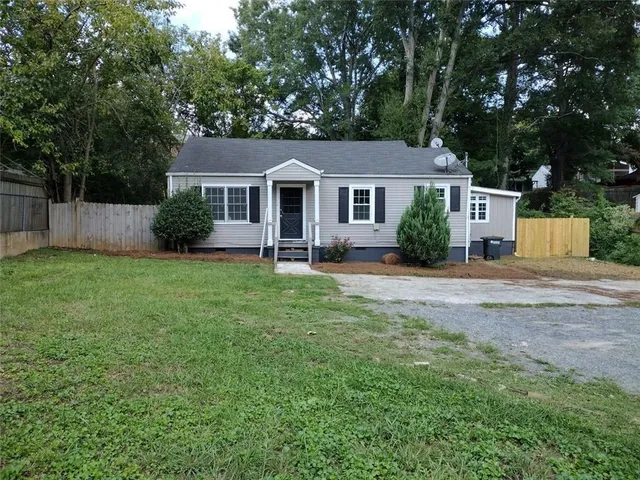 $2,200 | 131 Garrison Road Southeast, Marietta, GA 30008