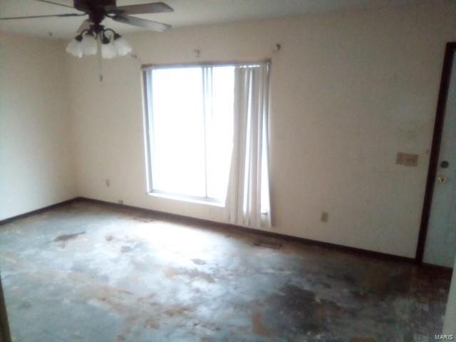 2 Roxbury Court Granite City, IL 62040 - Photo 4 of 16 Gallery Image 4