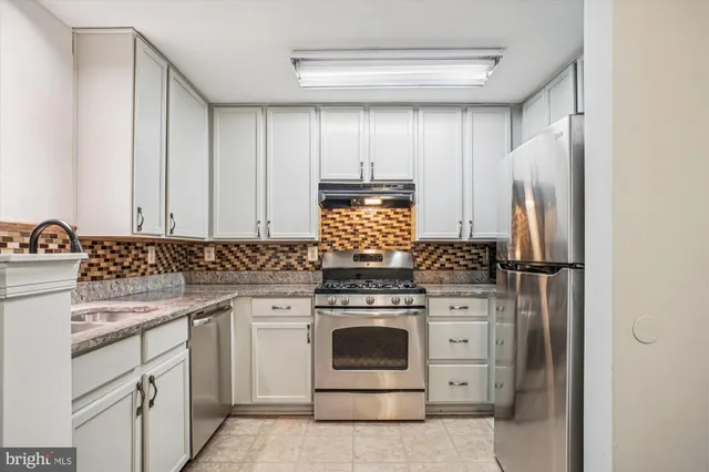 $580,000 | 8085 Gatehouse Road, Unit 4, Falls Church, VA 22042