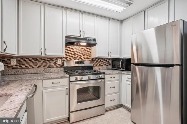 $580,000 | 8085 Gatehouse Road, Unit 4, Falls Church, VA 22042