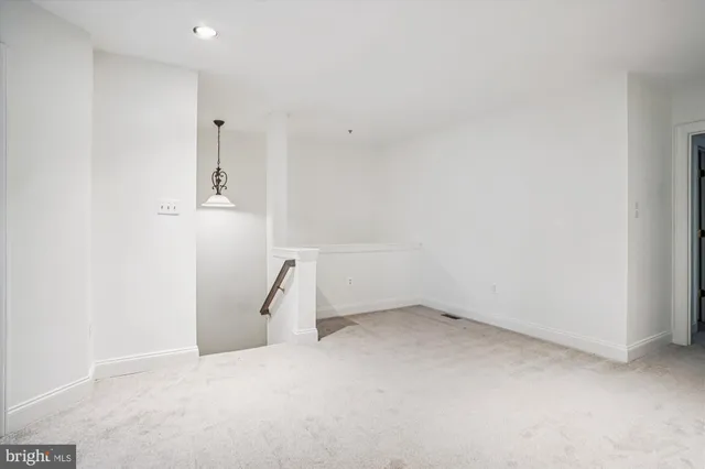 $580,000 | 8085 Gatehouse Road, Unit 4, Falls Church, VA 22042