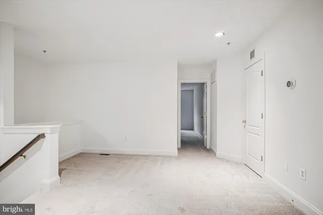 $580,000 | 8085 Gatehouse Road, Unit 4, Falls Church, VA 22042