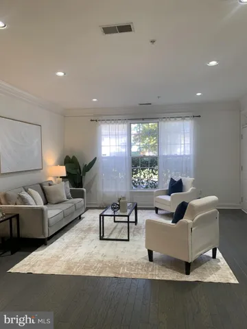 $580,000 | 8085 Gatehouse Road, Unit 4, Falls Church, VA 22042