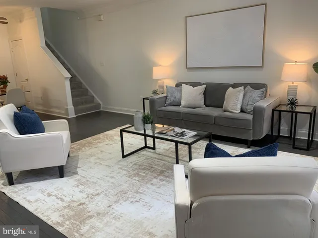 $580,000 | 8085 Gatehouse Road, Unit 4, Falls Church, VA 22042