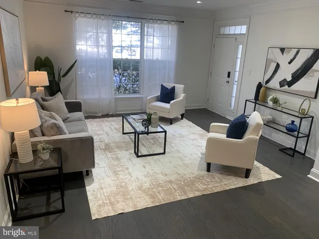 $580,000 | 8085 Gatehouse Road, Unit 4, Falls Church, VA 22042