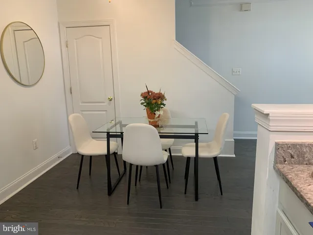 $580,000 | 8085 Gatehouse Road, Unit 4, Falls Church, VA 22042