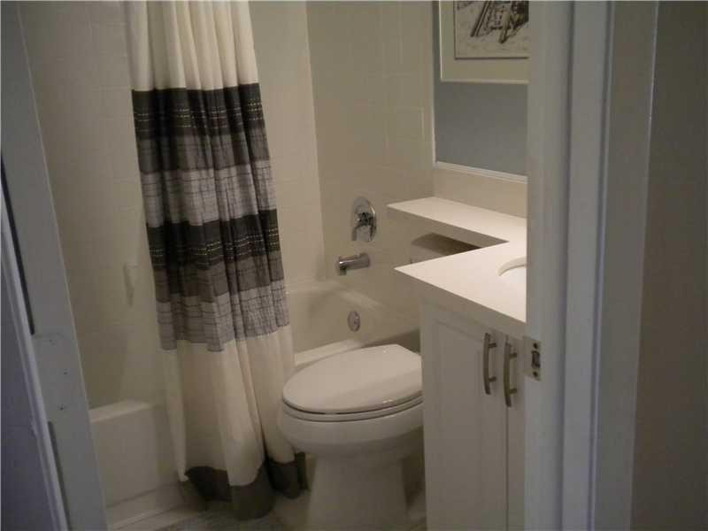 23398 Southwest 54th Way, Unit D Boca Raton, FL 33433 - Photo 13 of 22 Bathroom