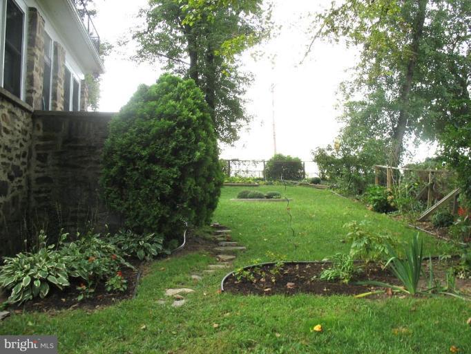 906 East Joppa Road Towson, MD 21286 - Photo 17 of 17 Garden