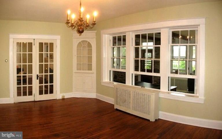 906 East Joppa Road Towson, MD 21286 - Photo 10 of 17 Dining Room