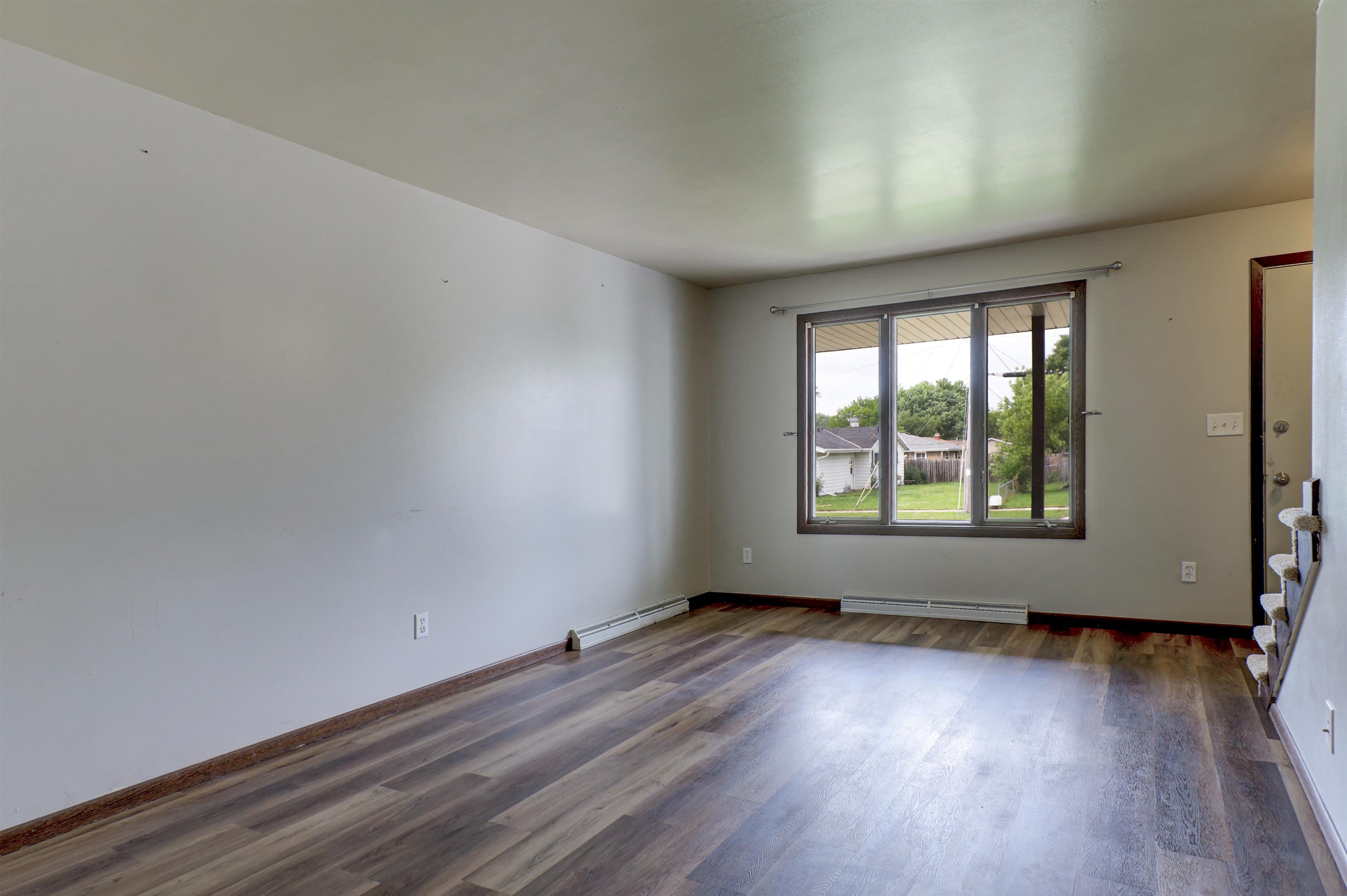 1825 West Brewster Street Appleton, WI 54914 - Photo 5 of 32