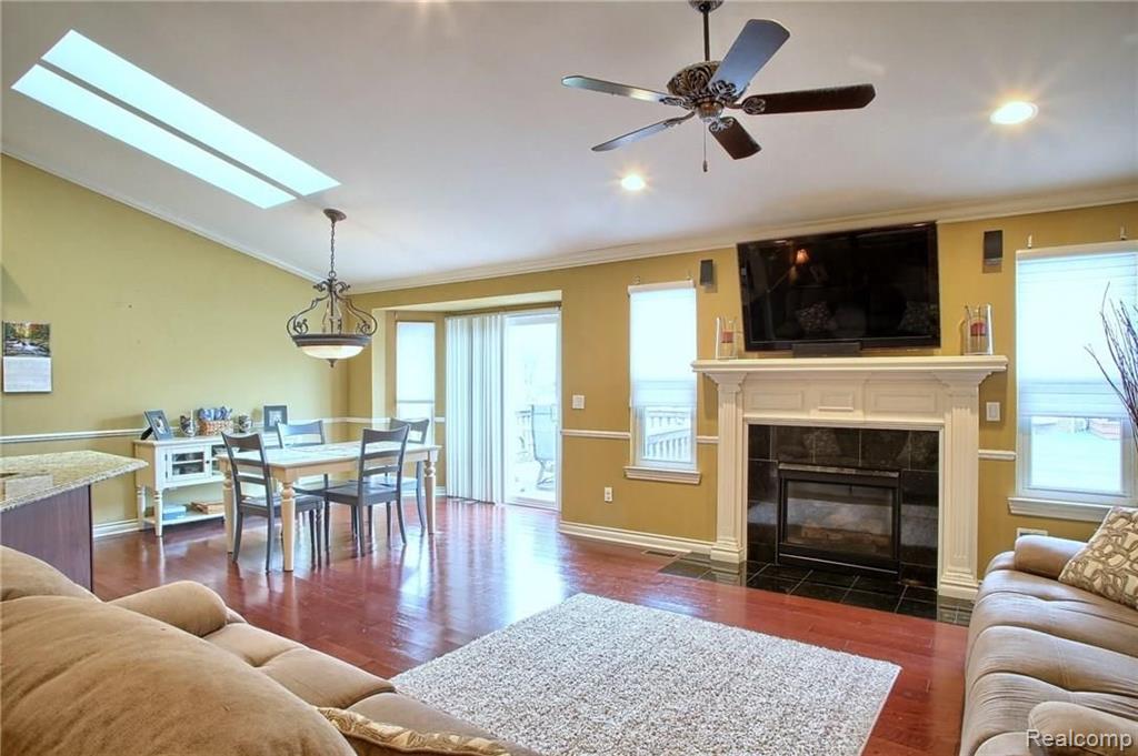26019 Mariners Point New Baltimore, MI 48051 - Photo 8 of 21