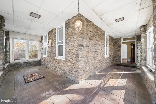 $3,250 | 7301 Chestnut Avenue, Unit 1, Elkins Park, PA 19027