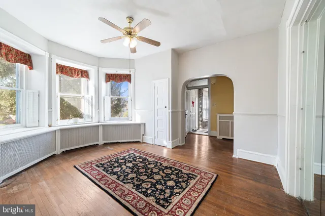 $3,250 | 7301 Chestnut Avenue, Unit 1, Elkins Park, PA 19027