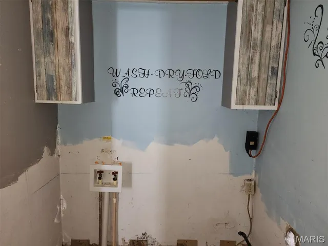 $74,900 | 216 South Pine Street, Stonington, IL 62567