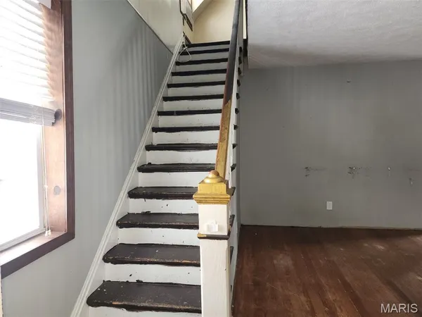 $58,000 | 216 South Pine Street, Stonington, IL 62567