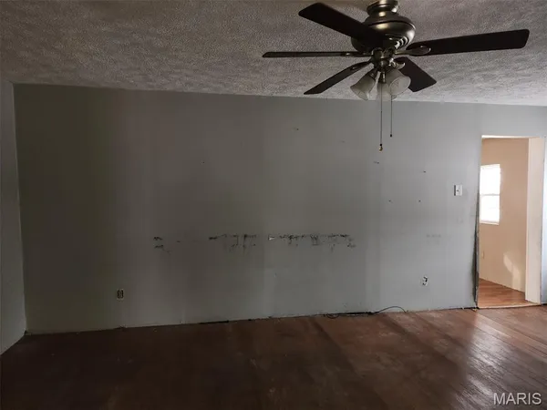 $58,000 | 216 South Pine Street, Stonington, IL 62567
