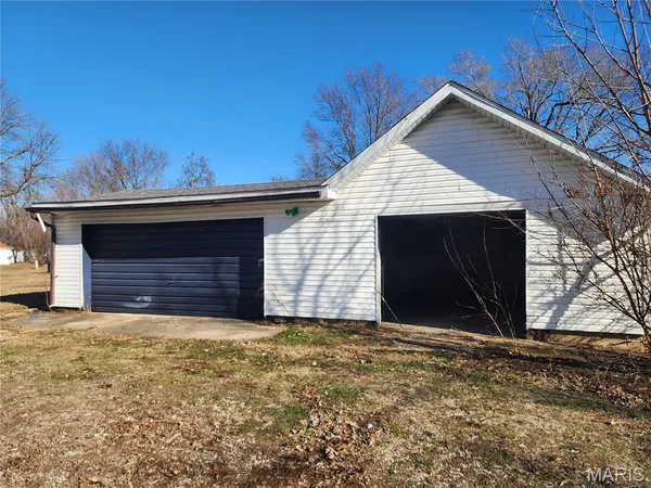 $58,000 | 216 South Pine Street, Stonington, IL 62567