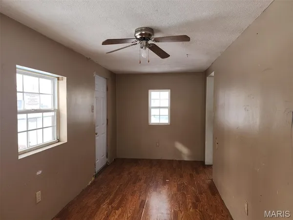 $58,000 | 216 South Pine Street, Stonington, IL 62567