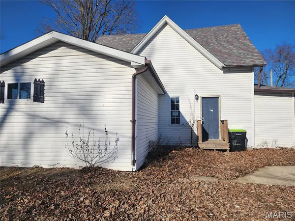 $58,000 | 216 South Pine Street, Stonington, IL 62567