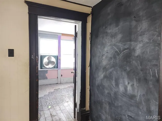 $74,900 | 216 South Pine Street, Stonington, IL 62567