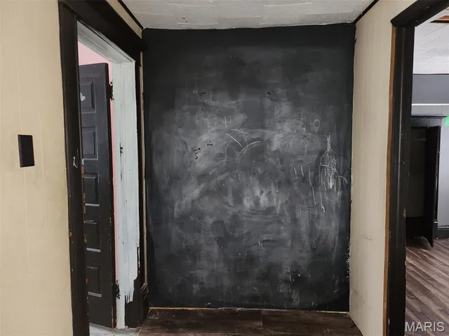 $74,900 | 216 South Pine Street, Stonington, IL 62567