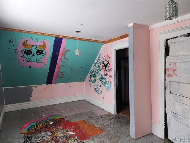 $74,900 | 216 South Pine Street, Stonington, IL 62567