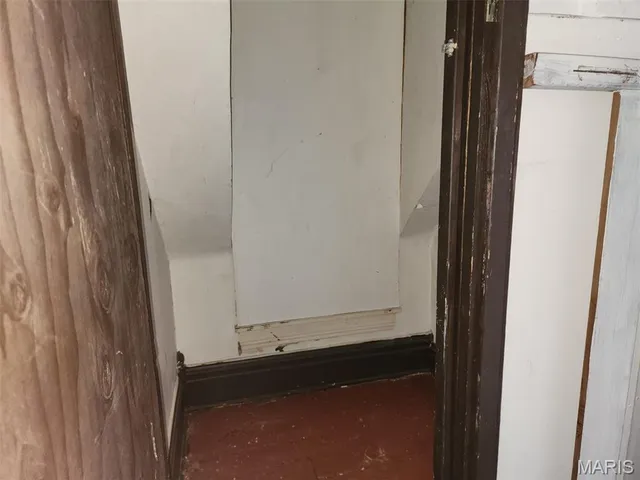 $74,900 | 216 South Pine Street, Stonington, IL 62567