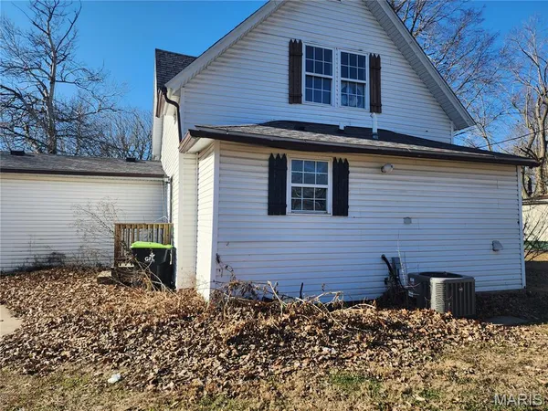 $58,000 | 216 South Pine Street, Stonington, IL 62567