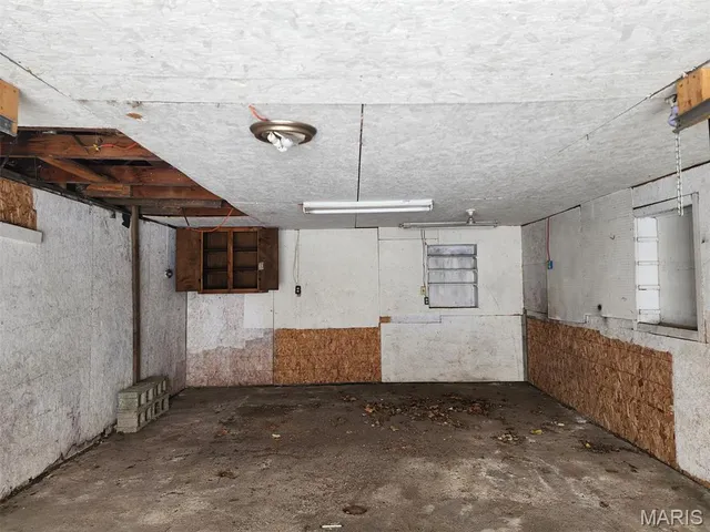 $74,900 | 216 South Pine Street, Stonington, IL 62567